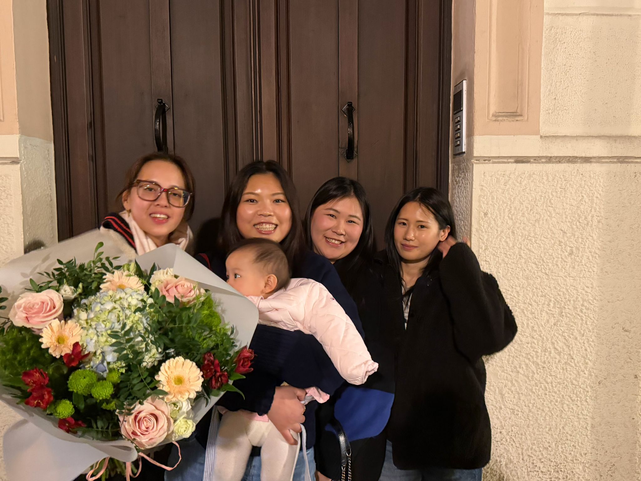 Foto con Yueyue
    </div>

    <div class=